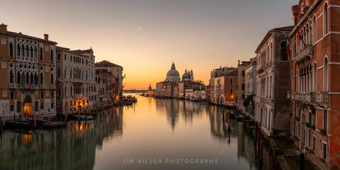 Accademia Moon